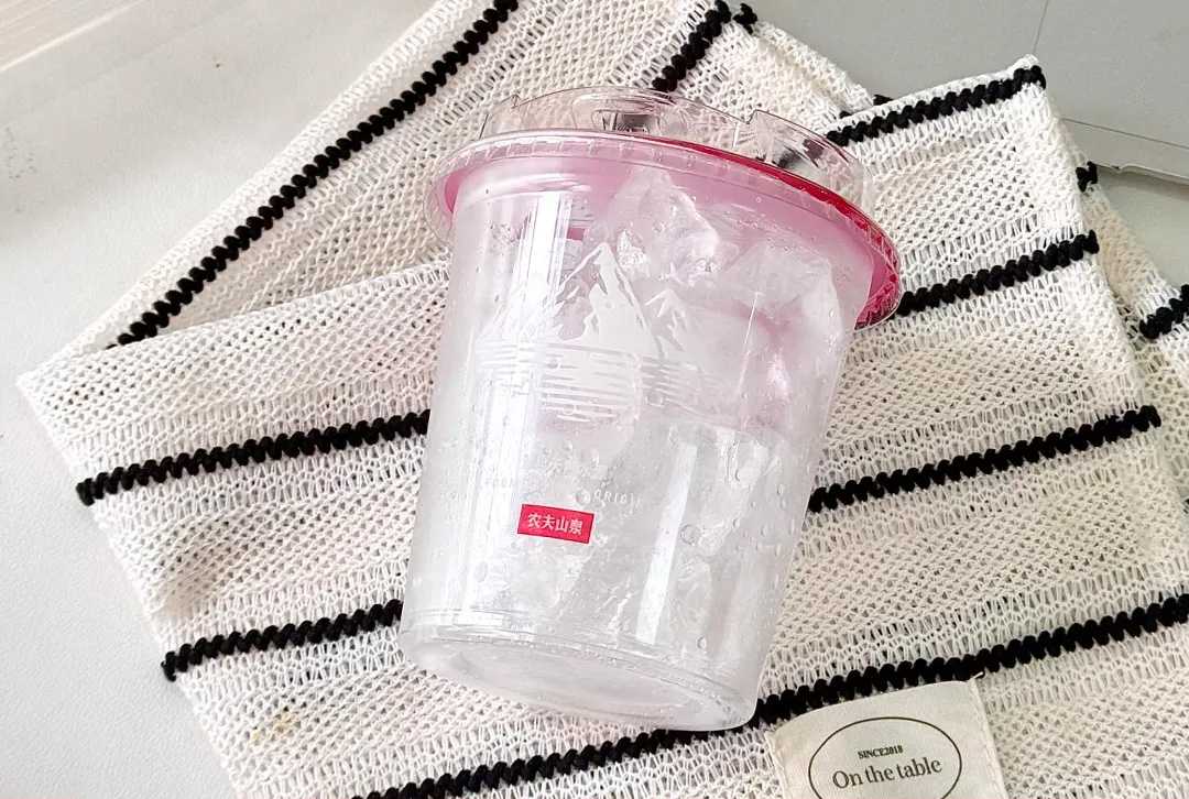 專為量產(chǎn)而生!呂工機械推出柔性化全自動食用冰杯灌裝系統(tǒng)